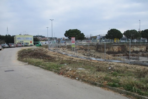 Pula Gate fence construction